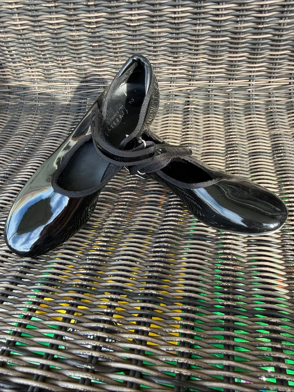 New condition tap shoes